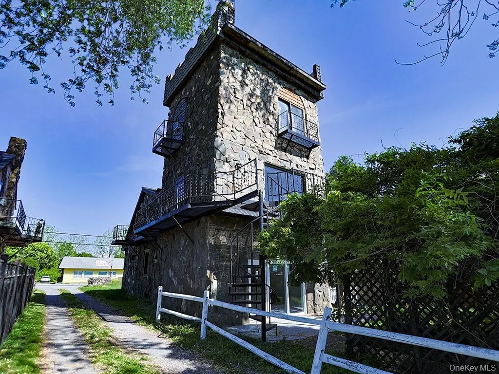 378 Broadway, Esopus, NY, 2 Bedrooms Bedrooms, 7 Rooms Rooms,1 BathroomBathrooms,Residential Lease,For Rent,Broadway,0,1001275 378 Broadway, Esopus, NY, 2 Bedrooms Bedrooms, 7 Rooms Rooms,1 BathroomBathrooms,Residential Lease,For Rent,Broadway,0,1001275