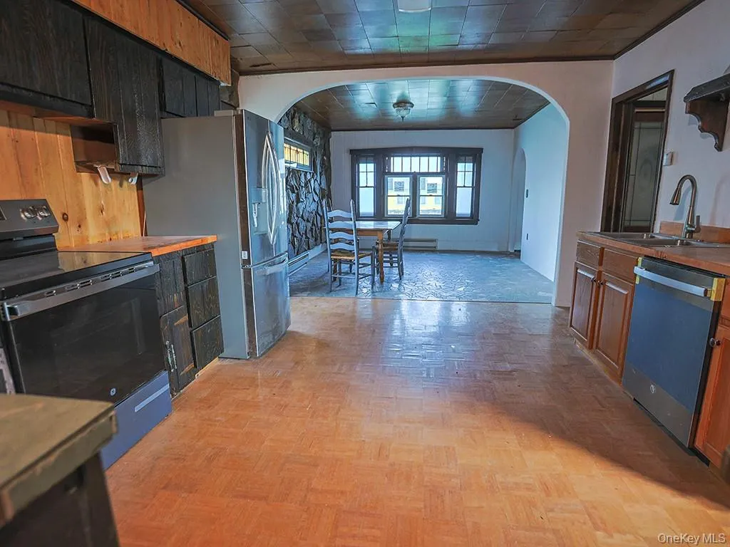 378 Broadway, Esopus, NY, 2 Bedrooms Bedrooms, 7 Rooms Rooms,1 BathroomBathrooms,Residential Lease,For Rent,Broadway,0,1001275 378 Broadway, Esopus, NY, 2 Bedrooms Bedrooms, 7 Rooms Rooms,1 BathroomBathrooms,Residential Lease,For Rent,Broadway,0,1001275