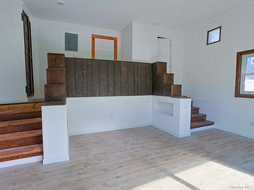 378 Broadway, Esopus, NY, 2 Bedrooms Bedrooms, 7 Rooms Rooms,1 BathroomBathrooms,Residential Lease,For Rent,Broadway,0,1001275 378 Broadway, Esopus, NY, 2 Bedrooms Bedrooms, 7 Rooms Rooms,1 BathroomBathrooms,Residential Lease,For Rent,Broadway,0,1001275
