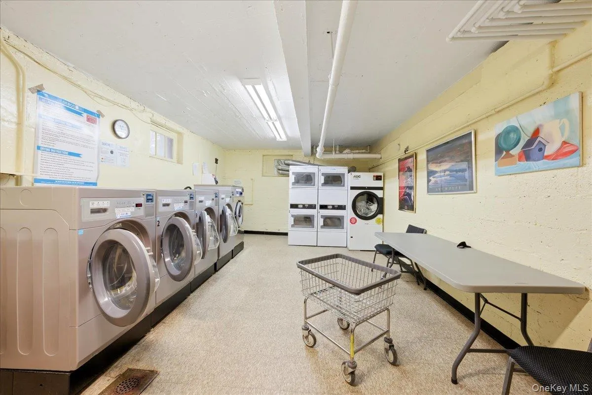 2080 Barnes Avenue Barnes Avenue, New York, NY, 2 Bedrooms Bedrooms, 5 Rooms Rooms,1 BathroomBathrooms,Residential,For Rent,Barnes,0,1001282 2080 Barnes Avenue Barnes Avenue, New York, NY, 2 Bedrooms Bedrooms, 5 Rooms Rooms,1 BathroomBathrooms,Residential,For Rent,Barnes,0,1001282
