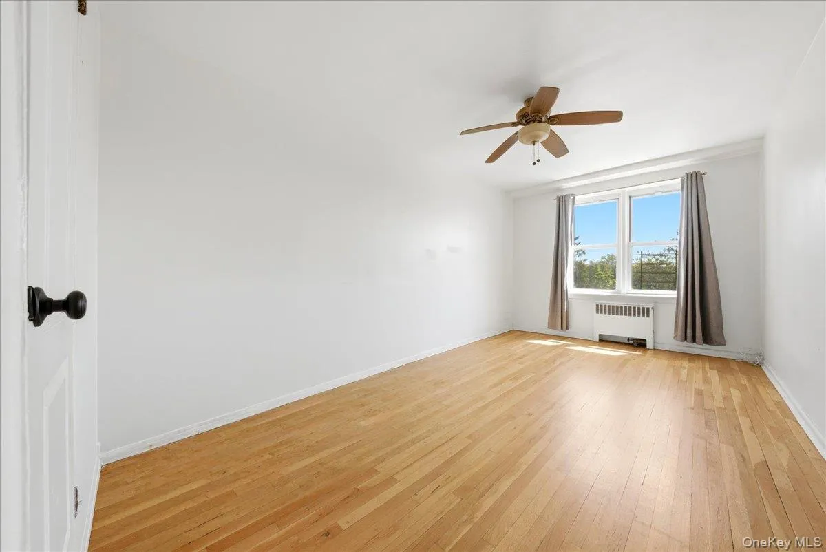 2080 Barnes Avenue Barnes Avenue, New York, NY, 2 Bedrooms Bedrooms, 5 Rooms Rooms,1 BathroomBathrooms,Residential,For Rent,Barnes,0,1001282 2080 Barnes Avenue Barnes Avenue, New York, NY, 2 Bedrooms Bedrooms, 5 Rooms Rooms,1 BathroomBathrooms,Residential,For Rent,Barnes,0,1001282