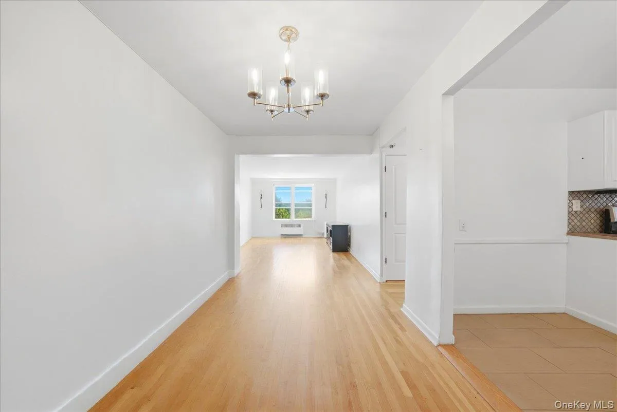 2080 Barnes Avenue Barnes Avenue, New York, NY, 2 Bedrooms Bedrooms, 5 Rooms Rooms,1 BathroomBathrooms,Residential,For Rent,Barnes,0,1001282 2080 Barnes Avenue Barnes Avenue, New York, NY, 2 Bedrooms Bedrooms, 5 Rooms Rooms,1 BathroomBathrooms,Residential,For Rent,Barnes,0,1001282