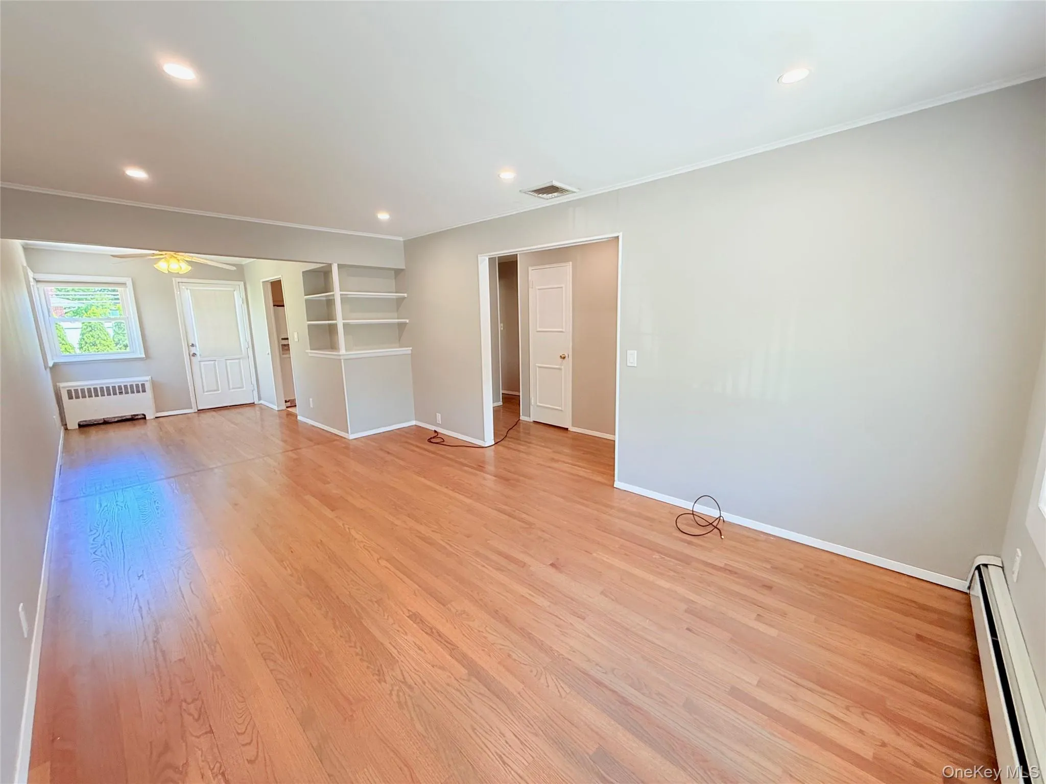 8 Gate, Oyster Bay, NY, 3 Bedrooms Bedrooms, 6 Rooms Rooms,1 BathroomBathrooms,Residential Lease,For Rent,Gate,0,1001292 8 Gate, Oyster Bay, NY, 3 Bedrooms Bedrooms, 6 Rooms Rooms,1 BathroomBathrooms,Residential Lease,For Rent,Gate,0,1001292