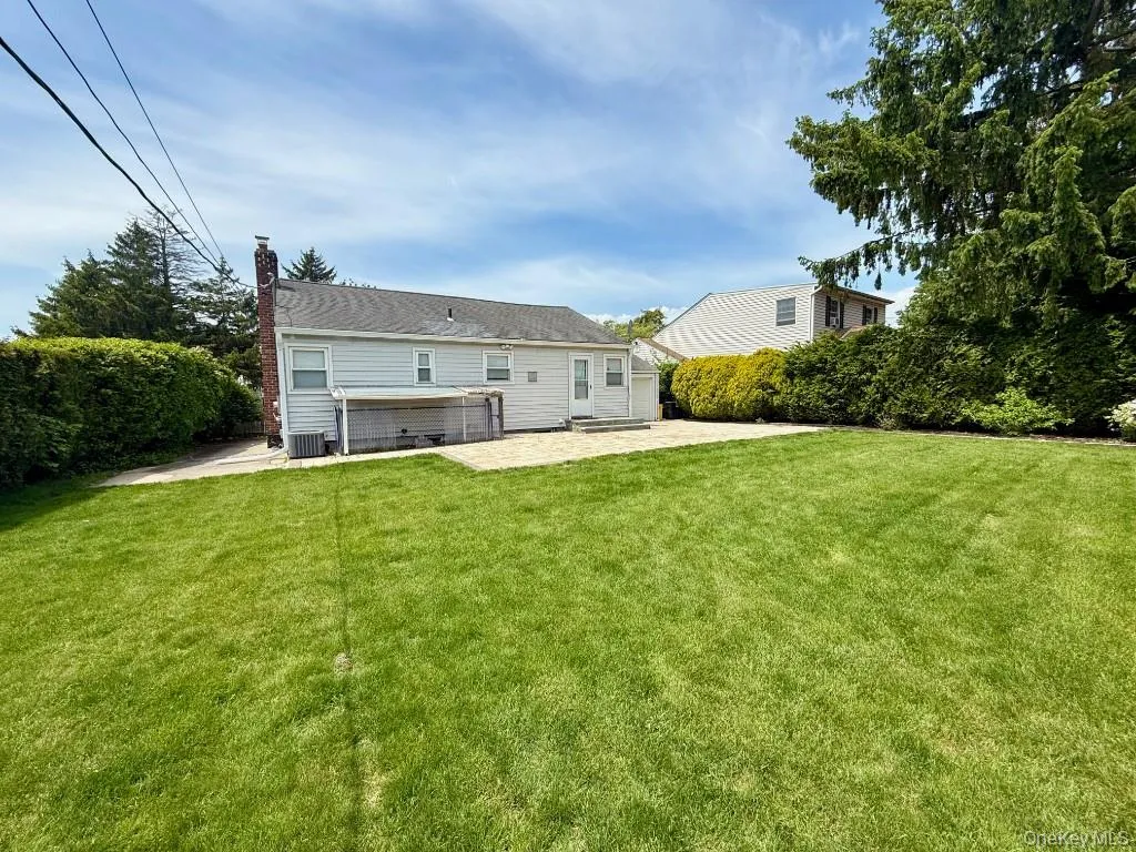 8 Gate, Oyster Bay, NY, 3 Bedrooms Bedrooms, 6 Rooms Rooms,1 BathroomBathrooms,Residential Lease,For Rent,Gate,0,1001292 8 Gate, Oyster Bay, NY, 3 Bedrooms Bedrooms, 6 Rooms Rooms,1 BathroomBathrooms,Residential Lease,For Rent,Gate,0,1001292