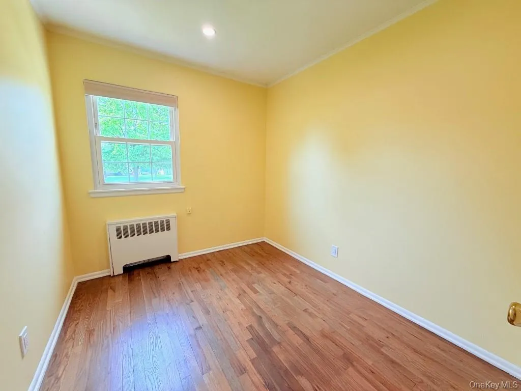 8 Gate, Oyster Bay, NY, 3 Bedrooms Bedrooms, 6 Rooms Rooms,1 BathroomBathrooms,Residential Lease,For Rent,Gate,0,1001292 8 Gate, Oyster Bay, NY, 3 Bedrooms Bedrooms, 6 Rooms Rooms,1 BathroomBathrooms,Residential Lease,For Rent,Gate,0,1001292