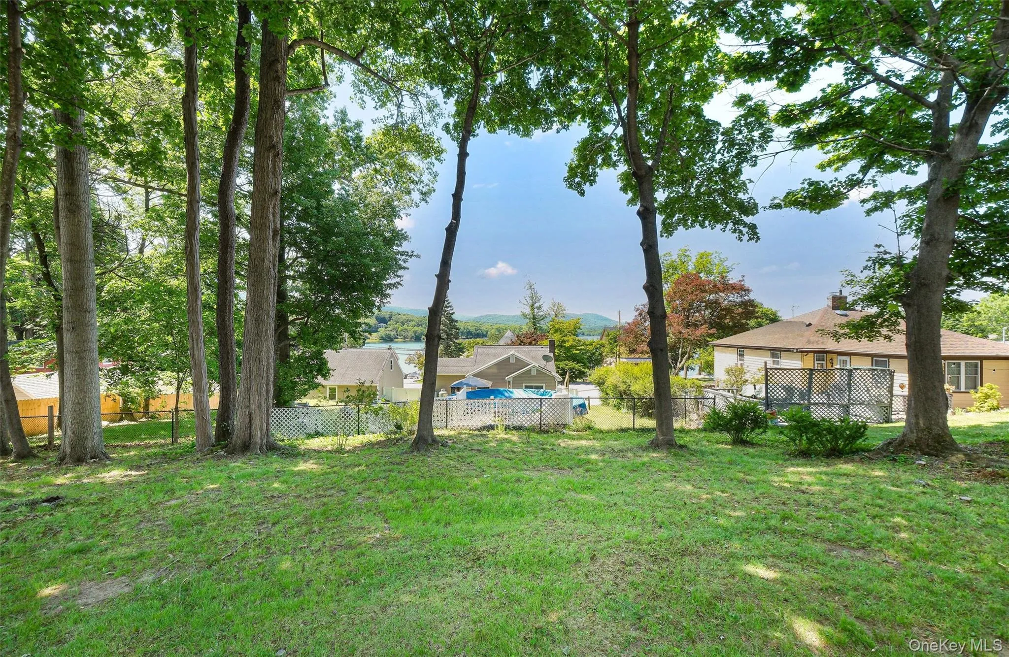 333 Oak Drive, New Windsor, NY, 2 Bedrooms Bedrooms, 4 Rooms Rooms,1 BathroomBathrooms,Residential,For Rent,Oak,0,1001297 333 Oak Drive, New Windsor, NY, 2 Bedrooms Bedrooms, 4 Rooms Rooms,1 BathroomBathrooms,Residential,For Rent,Oak,0,1001297
