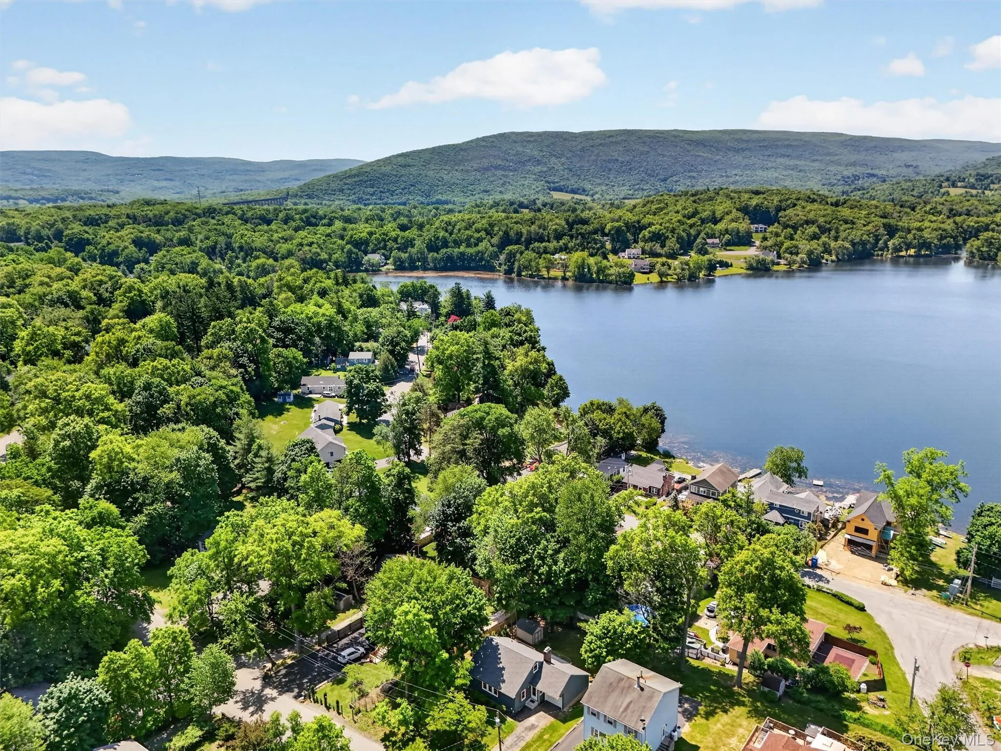 333 Oak Drive, New Windsor, NY, 2 Bedrooms Bedrooms, 4 Rooms Rooms,1 BathroomBathrooms,Residential,For Rent,Oak,0,1001297 333 Oak Drive, New Windsor, NY, 2 Bedrooms Bedrooms, 4 Rooms Rooms,1 BathroomBathrooms,Residential,For Rent,Oak,0,1001297