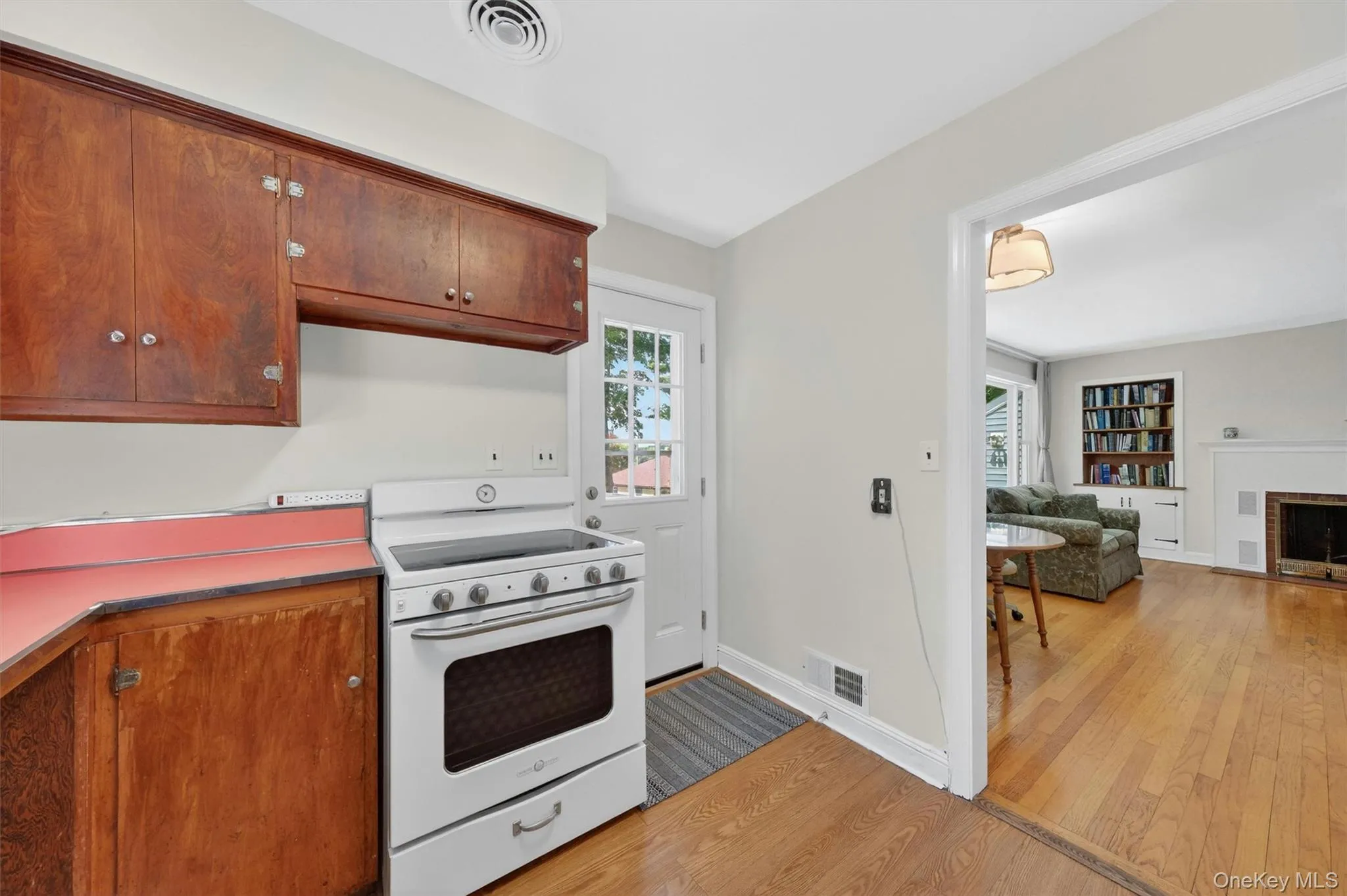 333 Oak Drive, New Windsor, NY, 2 Bedrooms Bedrooms, 4 Rooms Rooms,1 BathroomBathrooms,Residential,For Rent,Oak,0,1001297 333 Oak Drive, New Windsor, NY, 2 Bedrooms Bedrooms, 4 Rooms Rooms,1 BathroomBathrooms,Residential,For Rent,Oak,0,1001297