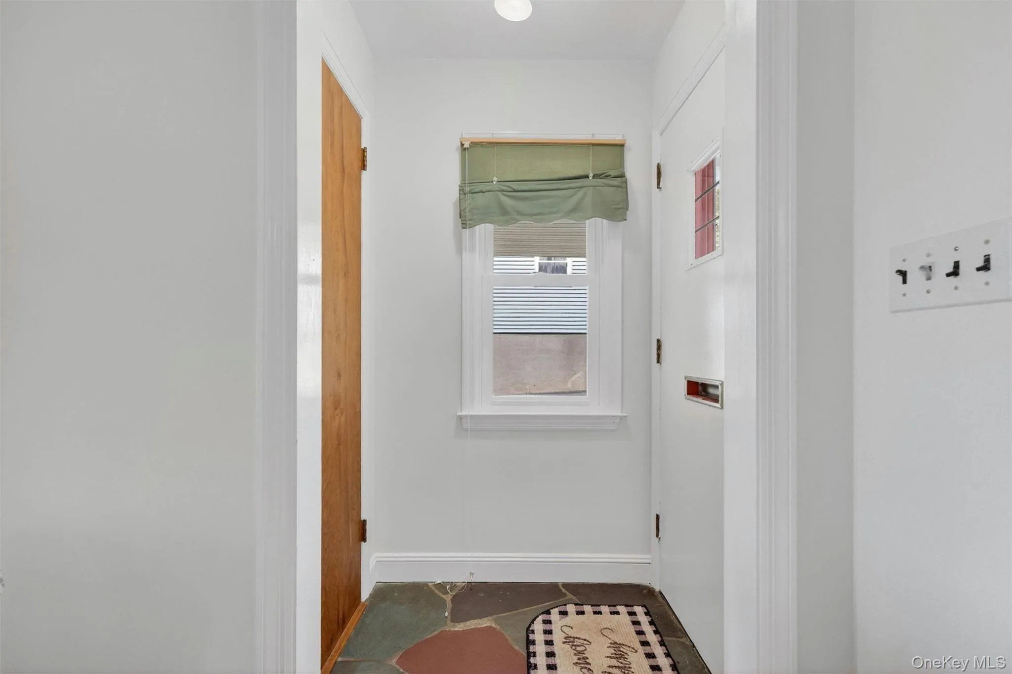 333 Oak Drive, New Windsor, NY, 2 Bedrooms Bedrooms, 4 Rooms Rooms,1 BathroomBathrooms,Residential,For Rent,Oak,0,1001297 333 Oak Drive, New Windsor, NY, 2 Bedrooms Bedrooms, 4 Rooms Rooms,1 BathroomBathrooms,Residential,For Rent,Oak,0,1001297