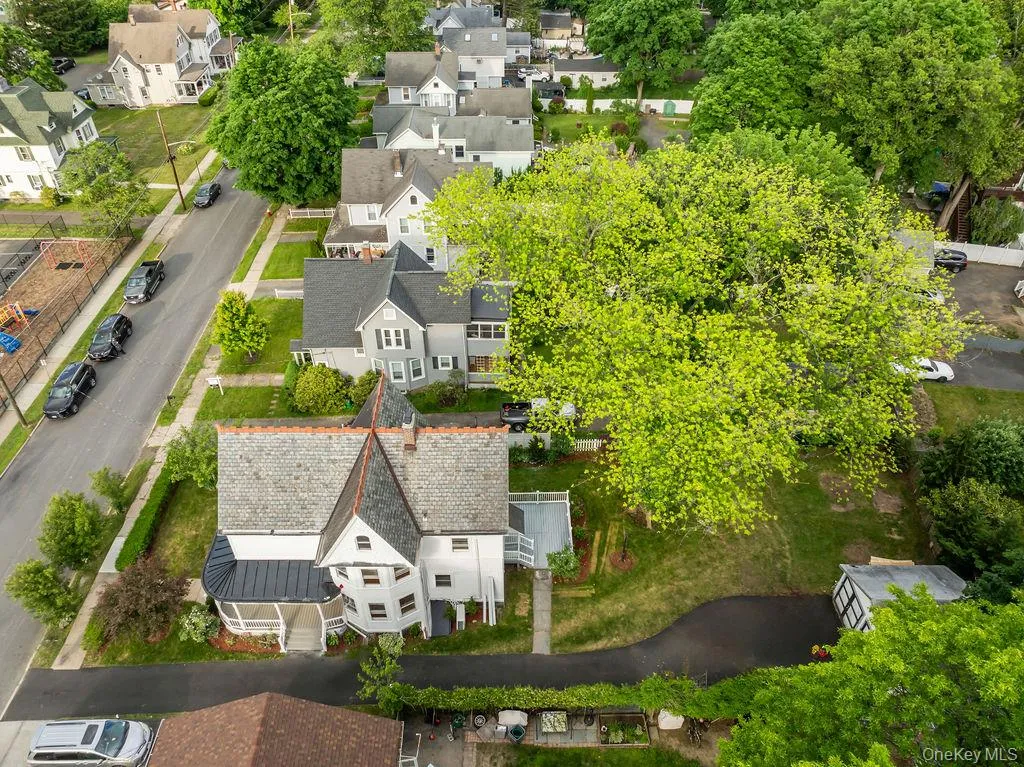 7 Clinton Place, Ramapo, NY, 4 Bedrooms Bedrooms, 8 Rooms Rooms,2 BathroomsBathrooms,Residential,For Rent,Clinton,0,1001301 7 Clinton Place, Ramapo, NY, 4 Bedrooms Bedrooms, 8 Rooms Rooms,2 BathroomsBathrooms,Residential,For Rent,Clinton,0,1001301