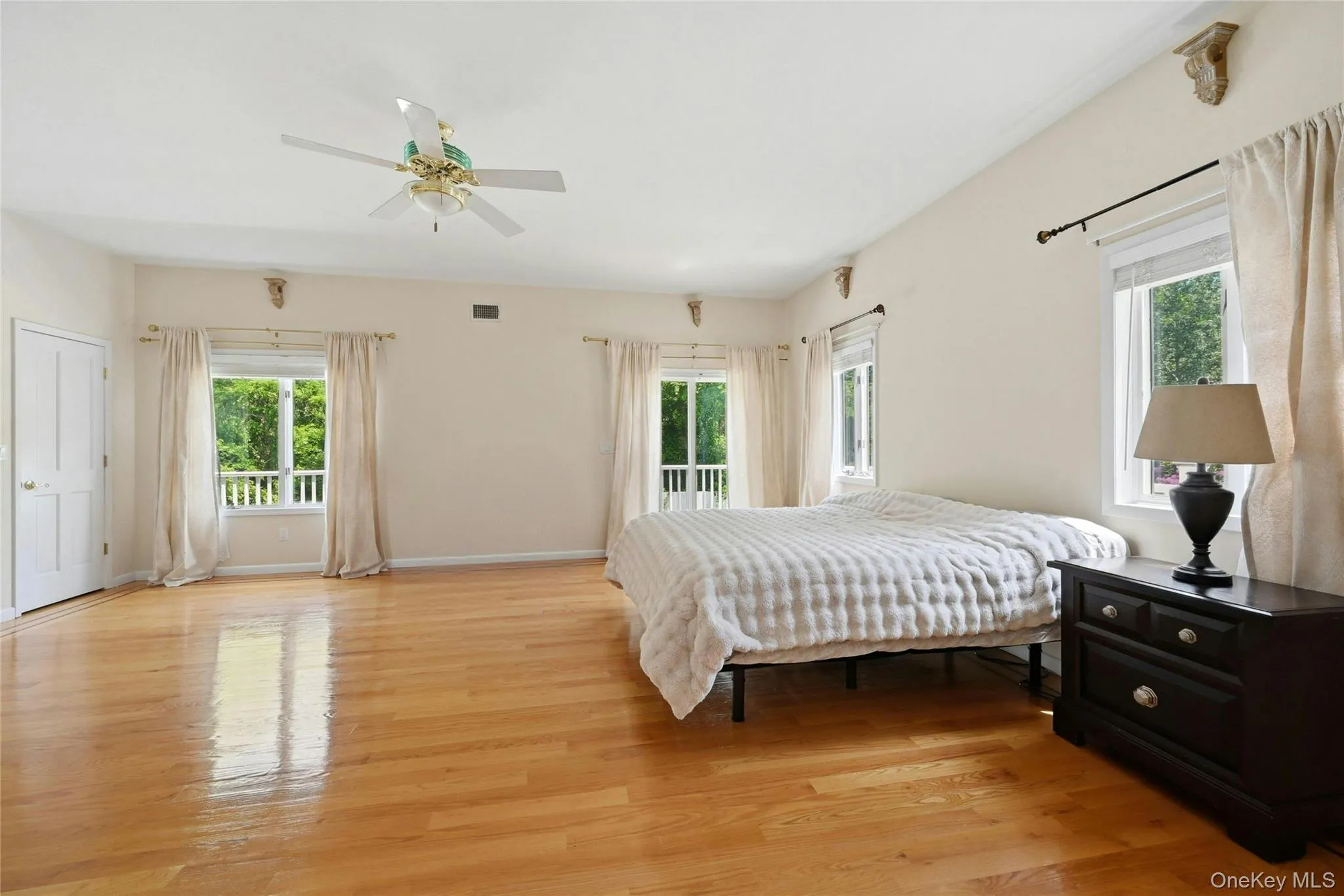 12 Phillips Lane, Brookhaven, NY, 4 Bedrooms Bedrooms, 9 Rooms Rooms,2 BathroomsBathrooms,Residential,For Rent,Phillips,0,1001302 12 Phillips Lane, Brookhaven, NY, 4 Bedrooms Bedrooms, 9 Rooms Rooms,2 BathroomsBathrooms,Residential,For Rent,Phillips,0,1001302