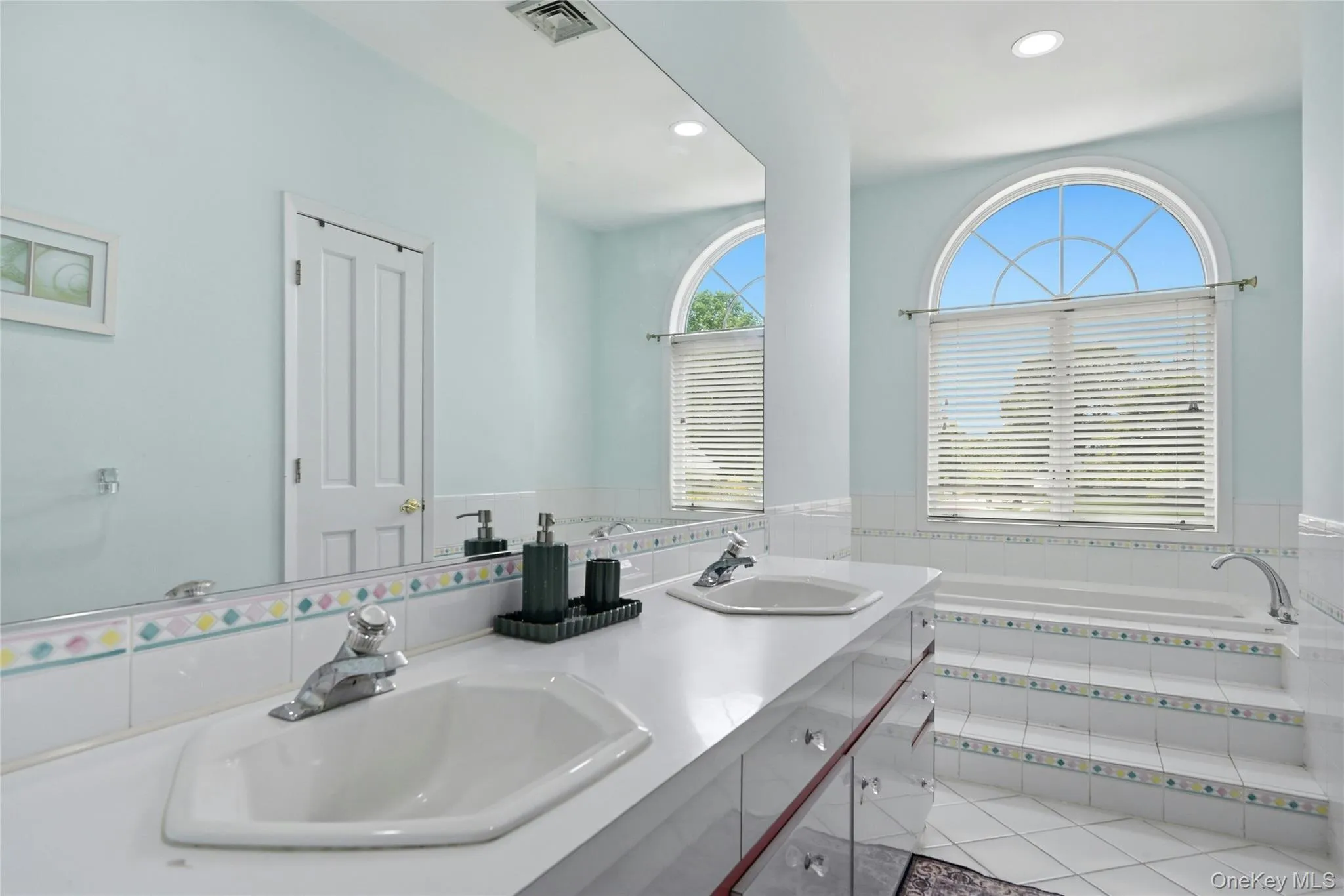 12 Phillips Lane, Brookhaven, NY, 4 Bedrooms Bedrooms, 9 Rooms Rooms,2 BathroomsBathrooms,Residential,For Rent,Phillips,0,1001302 12 Phillips Lane, Brookhaven, NY, 4 Bedrooms Bedrooms, 9 Rooms Rooms,2 BathroomsBathrooms,Residential,For Rent,Phillips,0,1001302