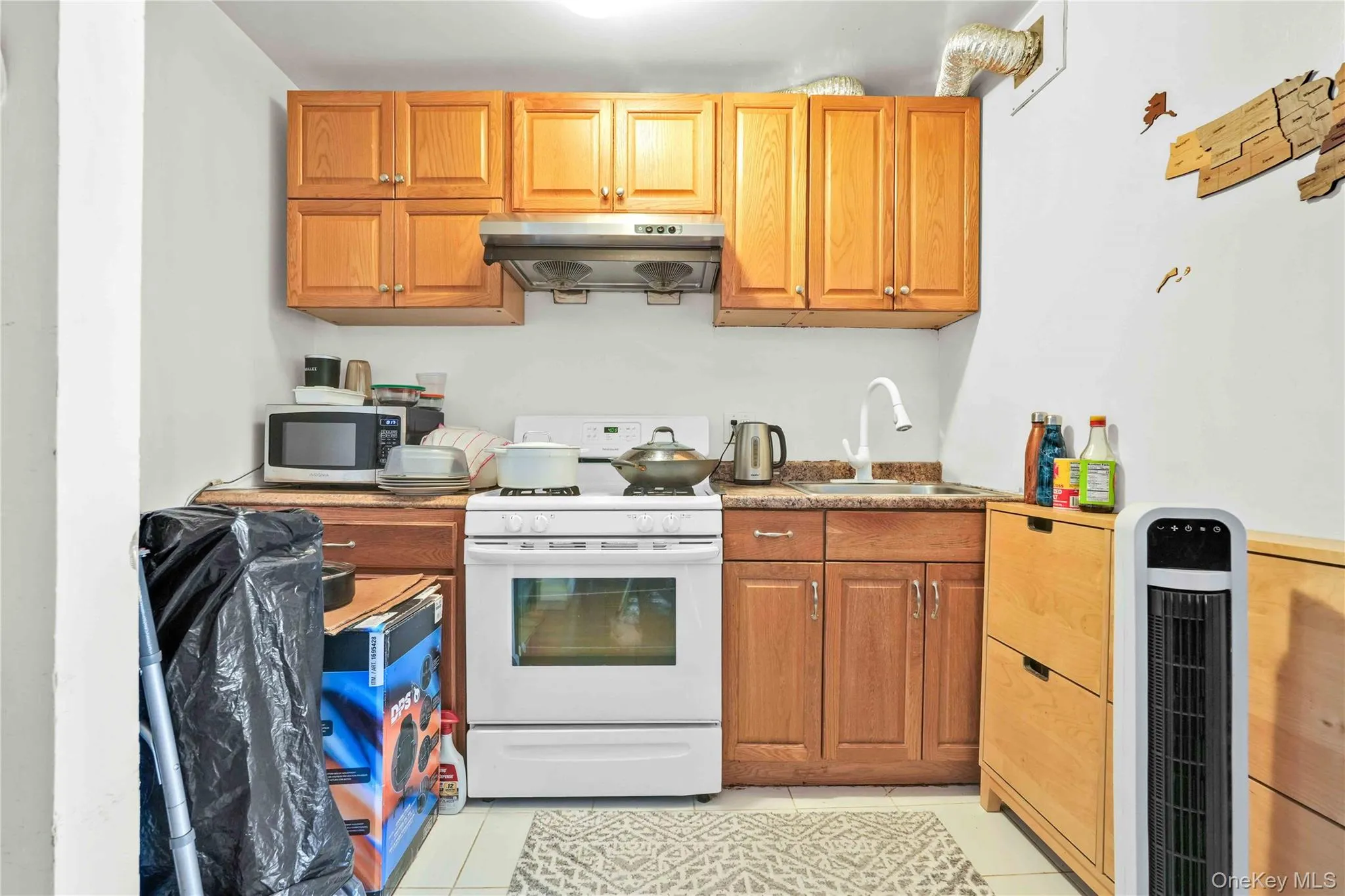 58-03 Calloway Street, New York, NY, 1 Bedroom Bedrooms, 2 Rooms Rooms,1 BathroomBathrooms,Residential Sale,For Rent,Calloway,0,1001304 58-03 Calloway Street, New York, NY, 1 Bedroom Bedrooms, 2 Rooms Rooms,1 BathroomBathrooms,Residential Sale,For Rent,Calloway,0,1001304
