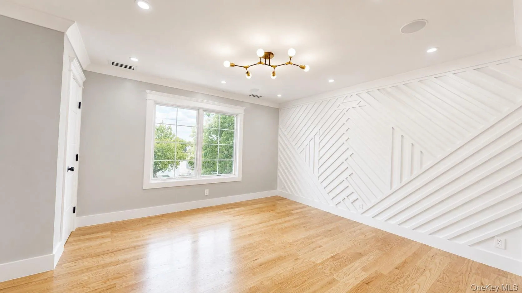 26 Kingston Avenue, Oyster Bay, NY, 5 Bedrooms Bedrooms, 9 Rooms Rooms,4 BathroomsBathrooms,Residential,For Rent,Kingston,0,1001306 26 Kingston Avenue, Oyster Bay, NY, 5 Bedrooms Bedrooms, 9 Rooms Rooms,4 BathroomsBathrooms,Residential,For Rent,Kingston,0,1001306