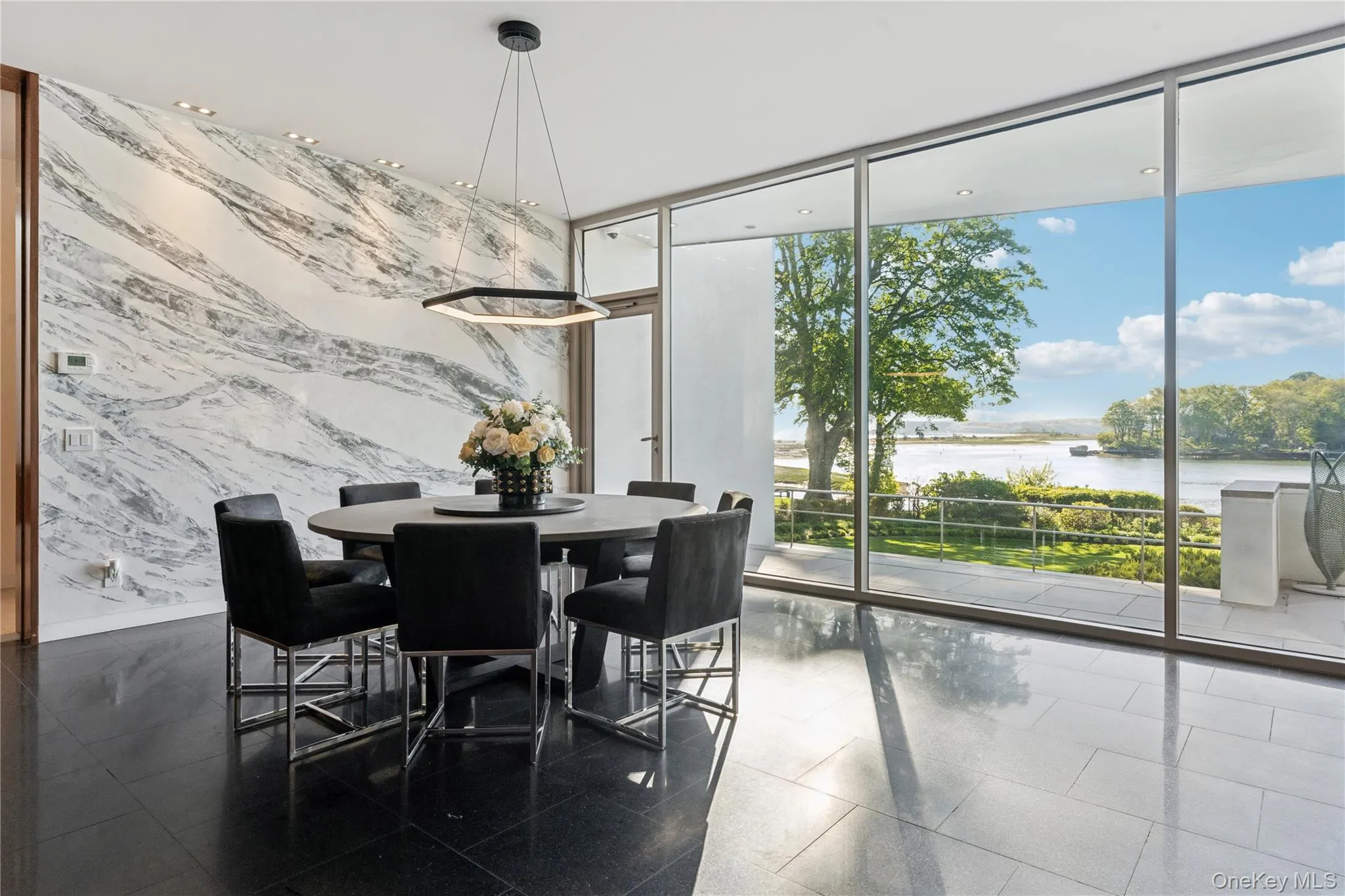 Eat-In Kitchen Breakfast Nook/ Dining Area Eat-In Kitchen Breakfast Nook/ Dining Area