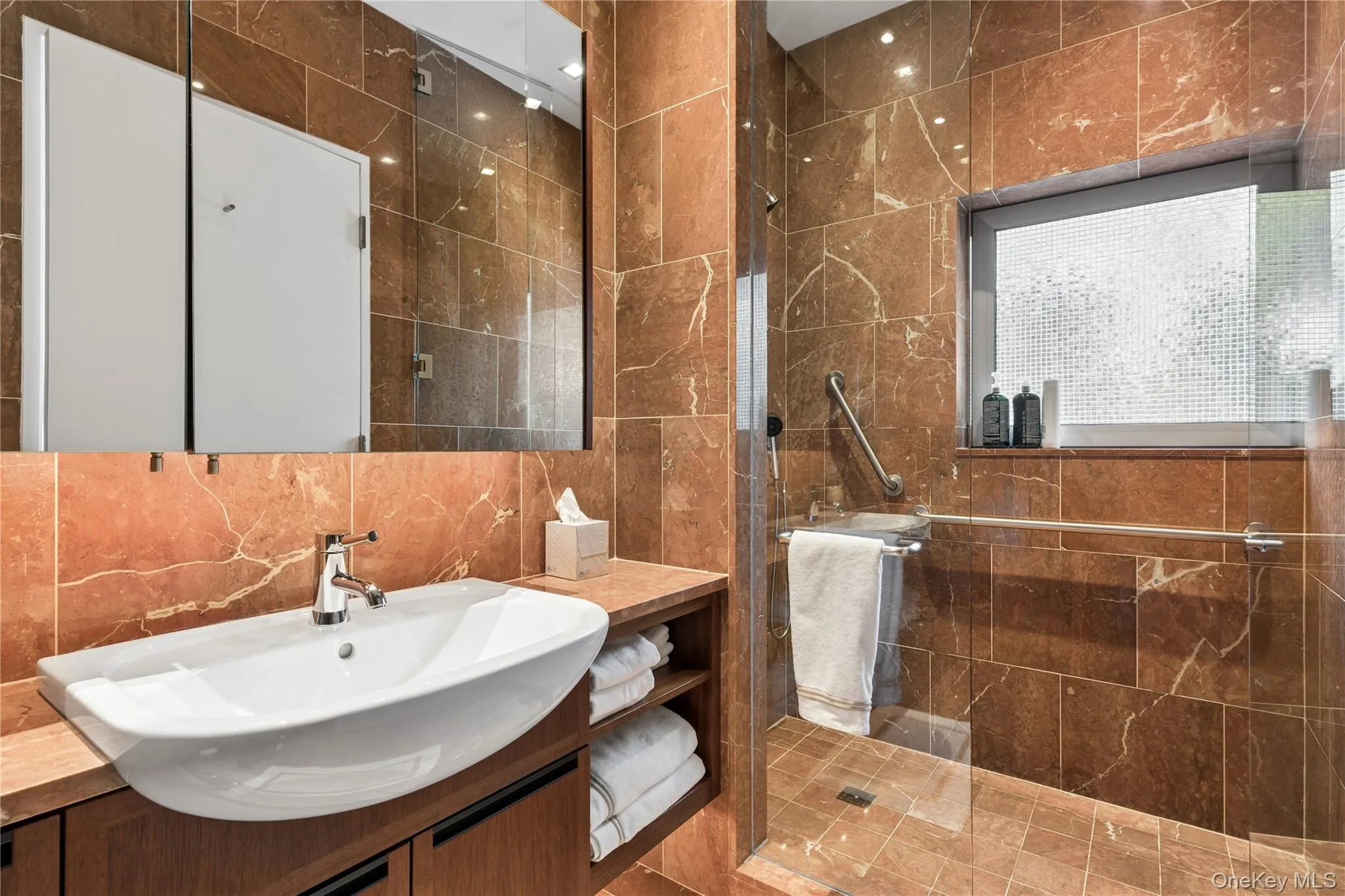 Private Guest Quarters Bathroom Private Guest Quarters Bathroom