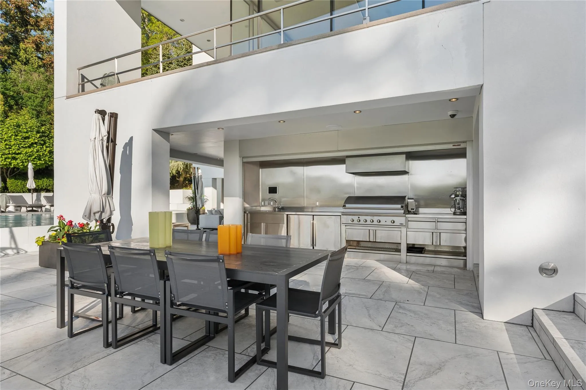 Outdoor Dining Room & Kitchen Outdoor Dining Room & Kitchen