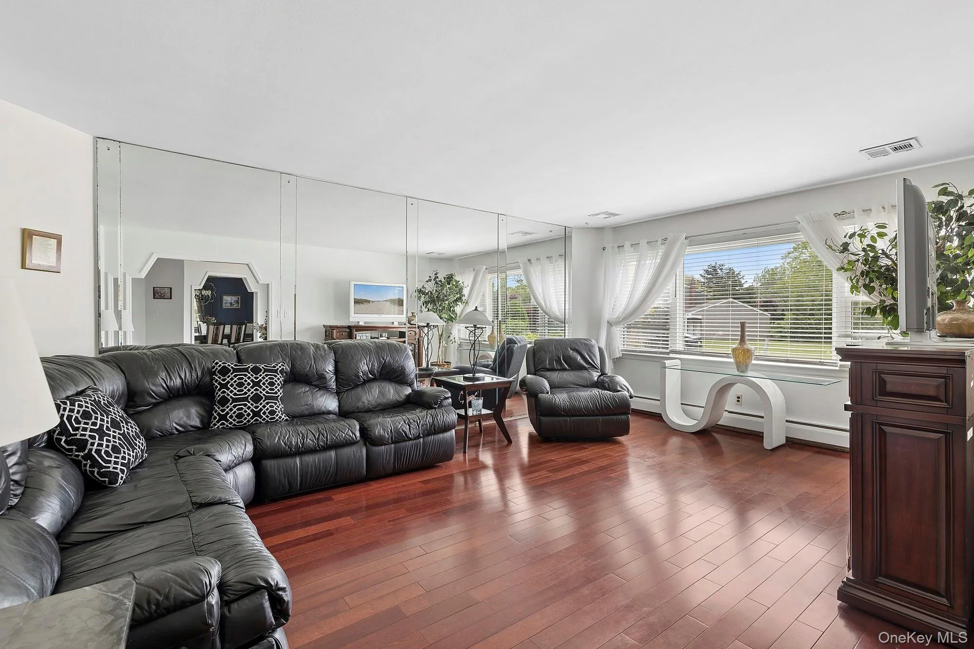 9 Dove Lane, Islip, NY, 5 Bedrooms Bedrooms, 11 Rooms Rooms,3 BathroomsBathrooms,Residential,For Rent,Dove,0,1001324 9 Dove Lane, Islip, NY, 5 Bedrooms Bedrooms, 11 Rooms Rooms,3 BathroomsBathrooms,Residential,For Rent,Dove,0,1001324