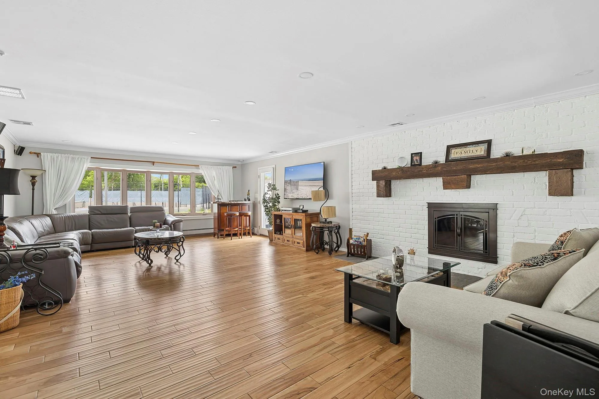 9 Dove Lane, Islip, NY, 5 Bedrooms Bedrooms, 11 Rooms Rooms,3 BathroomsBathrooms,Residential,For Rent,Dove,0,1001324 9 Dove Lane, Islip, NY, 5 Bedrooms Bedrooms, 11 Rooms Rooms,3 BathroomsBathrooms,Residential,For Rent,Dove,0,1001324