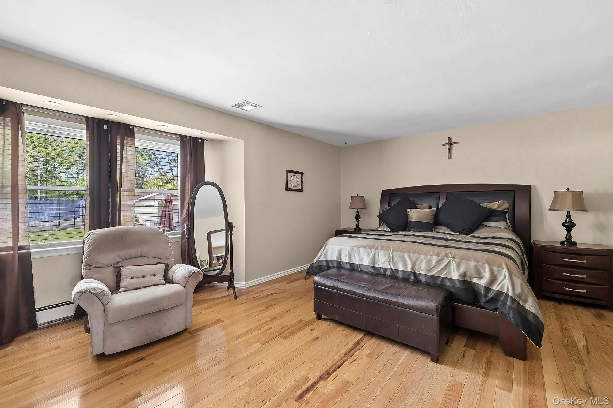 9 Dove Lane, Islip, NY, 5 Bedrooms Bedrooms, 11 Rooms Rooms,3 BathroomsBathrooms,Residential,For Rent,Dove,0,1001324 9 Dove Lane, Islip, NY, 5 Bedrooms Bedrooms, 11 Rooms Rooms,3 BathroomsBathrooms,Residential,For Rent,Dove,0,1001324