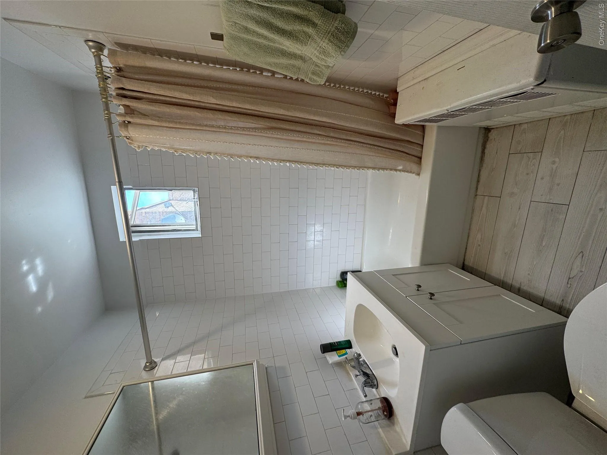 52 Florida Street, Long Beach, NY, 1 Bedroom Bedrooms, 3 Rooms Rooms,1 BathroomBathrooms,Residential Lease,For Rent,Florida,0,1001325 52 Florida Street, Long Beach, NY, 1 Bedroom Bedrooms, 3 Rooms Rooms,1 BathroomBathrooms,Residential Lease,For Rent,Florida,0,1001325