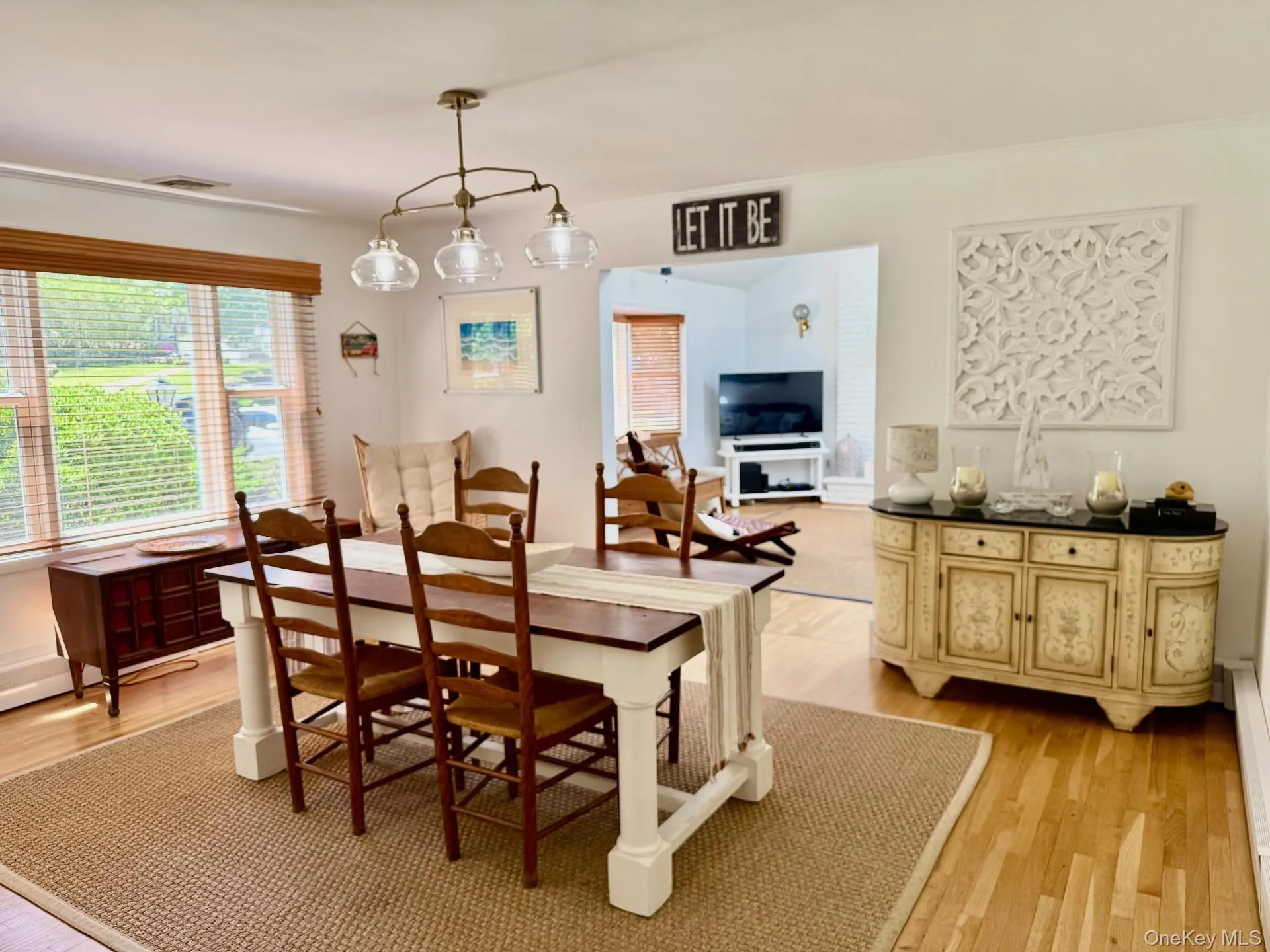 111 Fanning Avenue, Southampton, NY, 3 Bedrooms Bedrooms, 6 Rooms Rooms,2 BathroomsBathrooms,Residential Lease,For Rent,Fanning,0,1001327 111 Fanning Avenue, Southampton, NY, 3 Bedrooms Bedrooms, 6 Rooms Rooms,2 BathroomsBathrooms,Residential Lease,For Rent,Fanning,0,1001327
