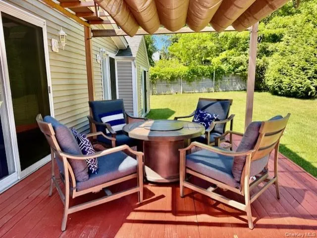 111 Fanning Avenue, Southampton, NY, 3 Bedrooms Bedrooms, 6 Rooms Rooms,2 BathroomsBathrooms,Residential Lease,For Rent,Fanning,0,1001327 111 Fanning Avenue, Southampton, NY, 3 Bedrooms Bedrooms, 6 Rooms Rooms,2 BathroomsBathrooms,Residential Lease,For Rent,Fanning,0,1001327
