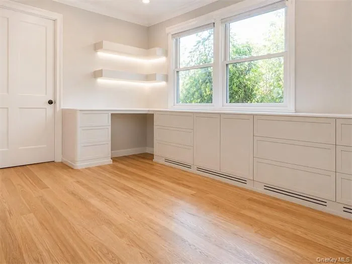 5 Eaton Road, Oyster Bay, NY, 3 Bedrooms Bedrooms, 7 Rooms Rooms,2 BathroomsBathrooms,Residential Lease,For Rent,Eaton,0,1001335 5 Eaton Road, Oyster Bay, NY, 3 Bedrooms Bedrooms, 7 Rooms Rooms,2 BathroomsBathrooms,Residential Lease,For Rent,Eaton,0,1001335
