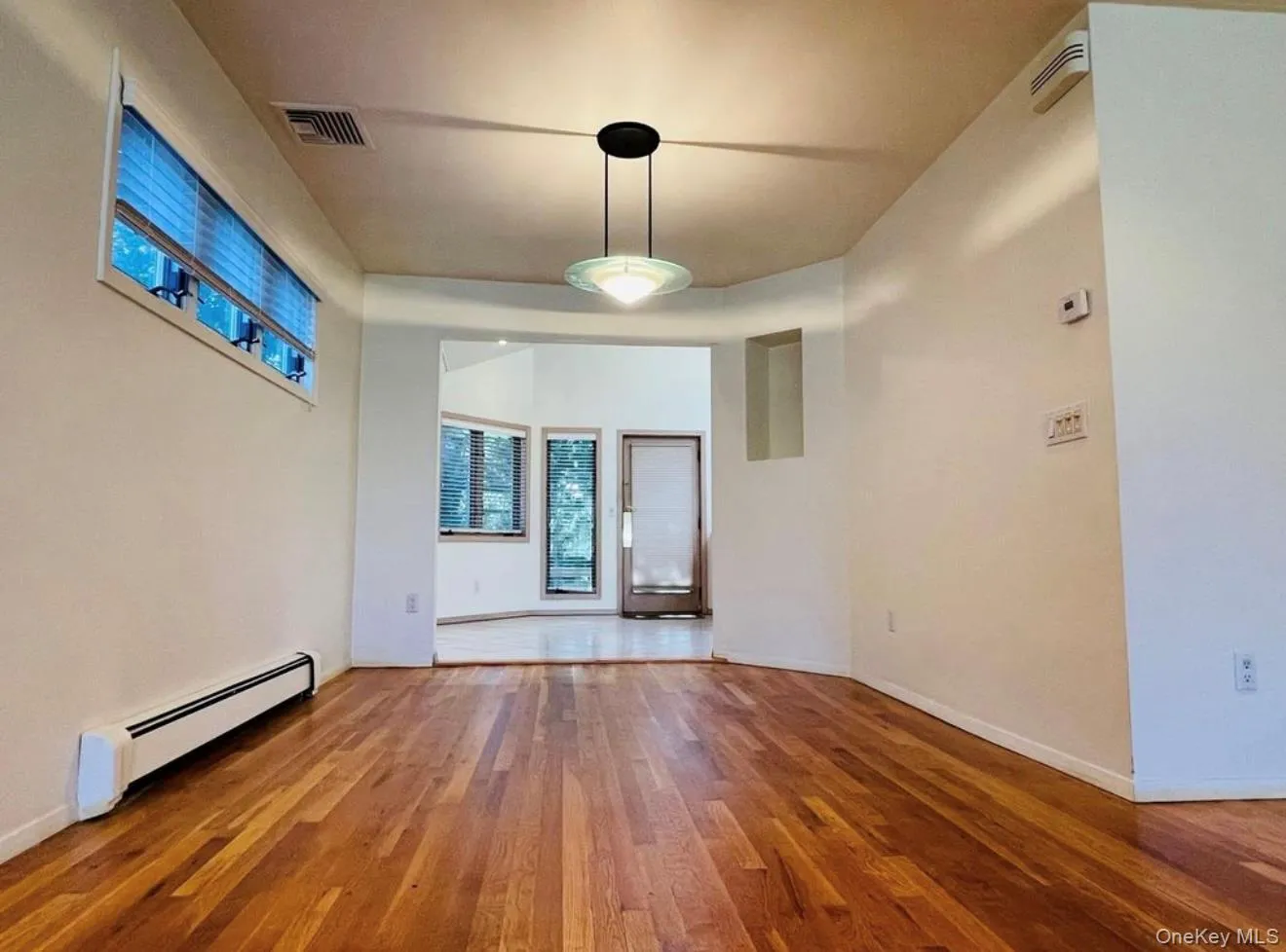 5 Eaton Road, Oyster Bay, NY, 3 Bedrooms Bedrooms, 7 Rooms Rooms,2 BathroomsBathrooms,Residential Lease,For Rent,Eaton,0,1001335 5 Eaton Road, Oyster Bay, NY, 3 Bedrooms Bedrooms, 7 Rooms Rooms,2 BathroomsBathrooms,Residential Lease,For Rent,Eaton,0,1001335
