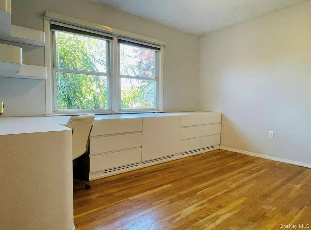 5 Eaton Road, Oyster Bay, NY, 3 Bedrooms Bedrooms, 7 Rooms Rooms,2 BathroomsBathrooms,Residential Lease,For Rent,Eaton,0,1001335 5 Eaton Road, Oyster Bay, NY, 3 Bedrooms Bedrooms, 7 Rooms Rooms,2 BathroomsBathrooms,Residential Lease,For Rent,Eaton,0,1001335