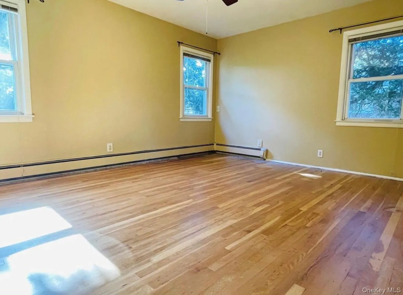 5 Eaton Road, Oyster Bay, NY, 3 Bedrooms Bedrooms, 7 Rooms Rooms,2 BathroomsBathrooms,Residential Lease,For Rent,Eaton,0,1001335 5 Eaton Road, Oyster Bay, NY, 3 Bedrooms Bedrooms, 7 Rooms Rooms,2 BathroomsBathrooms,Residential Lease,For Rent,Eaton,0,1001335