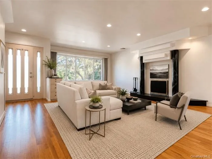 5 Eaton Road, Oyster Bay, NY, 3 Bedrooms Bedrooms, 7 Rooms Rooms,2 BathroomsBathrooms,Residential Lease,For Rent,Eaton,0,1001335 5 Eaton Road, Oyster Bay, NY, 3 Bedrooms Bedrooms, 7 Rooms Rooms,2 BathroomsBathrooms,Residential Lease,For Rent,Eaton,0,1001335