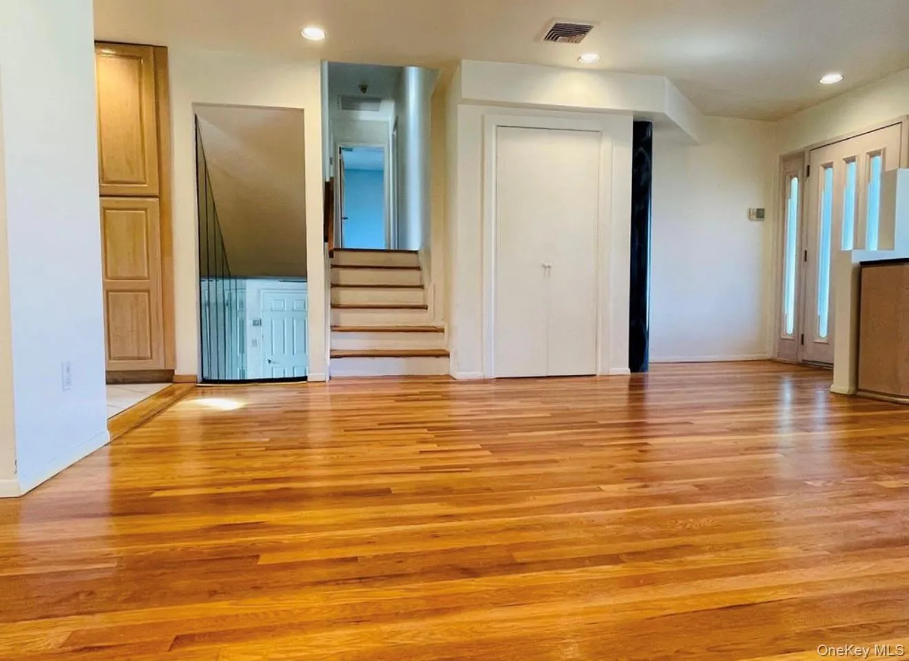 5 Eaton Road, Oyster Bay, NY, 3 Bedrooms Bedrooms, 7 Rooms Rooms,2 BathroomsBathrooms,Residential Lease,For Rent,Eaton,0,1001335 5 Eaton Road, Oyster Bay, NY, 3 Bedrooms Bedrooms, 7 Rooms Rooms,2 BathroomsBathrooms,Residential Lease,For Rent,Eaton,0,1001335