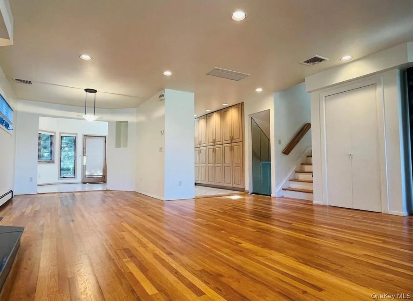 5 Eaton Road, Oyster Bay, NY, 3 Bedrooms Bedrooms, 7 Rooms Rooms,2 BathroomsBathrooms,Residential Lease,For Rent,Eaton,0,1001335 5 Eaton Road, Oyster Bay, NY, 3 Bedrooms Bedrooms, 7 Rooms Rooms,2 BathroomsBathrooms,Residential Lease,For Rent,Eaton,0,1001335