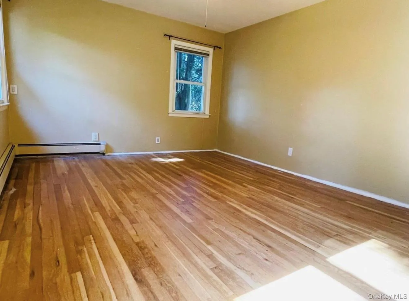 5 Eaton Road, Oyster Bay, NY, 3 Bedrooms Bedrooms, 7 Rooms Rooms,2 BathroomsBathrooms,Residential Lease,For Rent,Eaton,0,1001335 5 Eaton Road, Oyster Bay, NY, 3 Bedrooms Bedrooms, 7 Rooms Rooms,2 BathroomsBathrooms,Residential Lease,For Rent,Eaton,0,1001335
