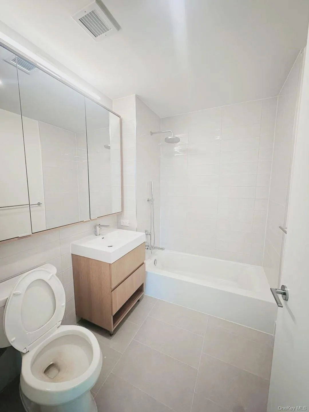 131-02A 40th Road, New York, NY, 2 Bedrooms Bedrooms, 4 Rooms Rooms,1 BathroomBathrooms,Residential Sale,For Rent,40th,0,1001338 131-02A 40th Road, New York, NY, 2 Bedrooms Bedrooms, 4 Rooms Rooms,1 BathroomBathrooms,Residential Sale,For Rent,40th,0,1001338