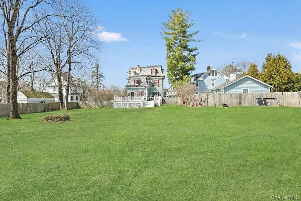 Flat, private backyard great for entertaining. Potential poolsite - please check with townhall Flat, private backyard great for entertaining. Potential poolsite - please check with townhall