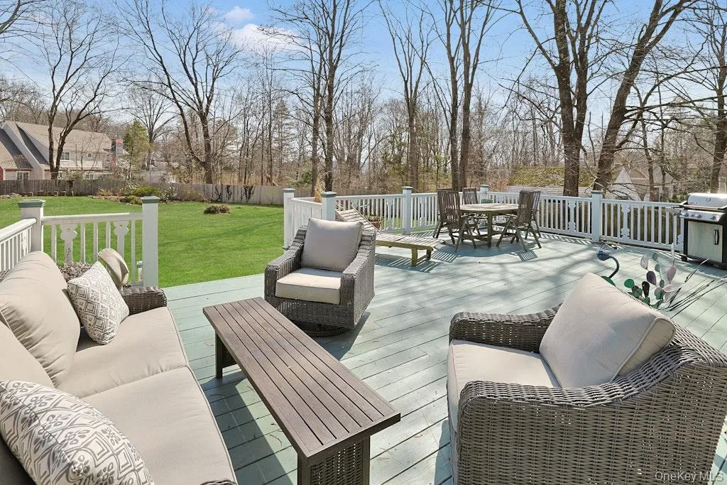 Expansive deck with stairs to backyard Expansive deck with stairs to backyard