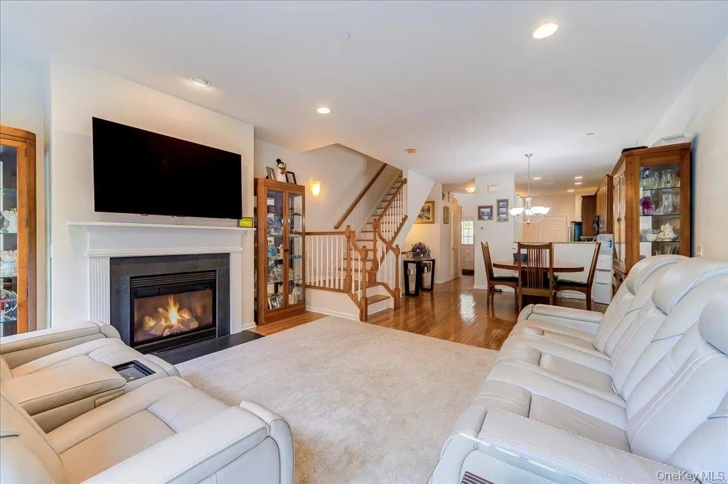 506 Southview Drive, Poughkeepsie, NY, 2 Bedrooms Bedrooms, 8 Rooms Rooms,2 BathroomsBathrooms,Residential,For Rent,Southview,0,1001356 506 Southview Drive, Poughkeepsie, NY, 2 Bedrooms Bedrooms, 8 Rooms Rooms,2 BathroomsBathrooms,Residential,For Rent,Southview,0,1001356