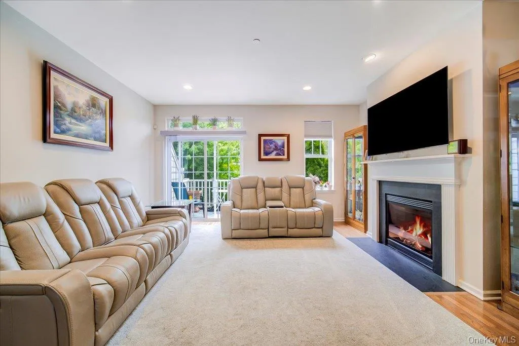 506 Southview Drive, Poughkeepsie, NY, 2 Bedrooms Bedrooms, 8 Rooms Rooms,2 BathroomsBathrooms,Residential,For Rent,Southview,0,1001356 506 Southview Drive, Poughkeepsie, NY, 2 Bedrooms Bedrooms, 8 Rooms Rooms,2 BathroomsBathrooms,Residential,For Rent,Southview,0,1001356
