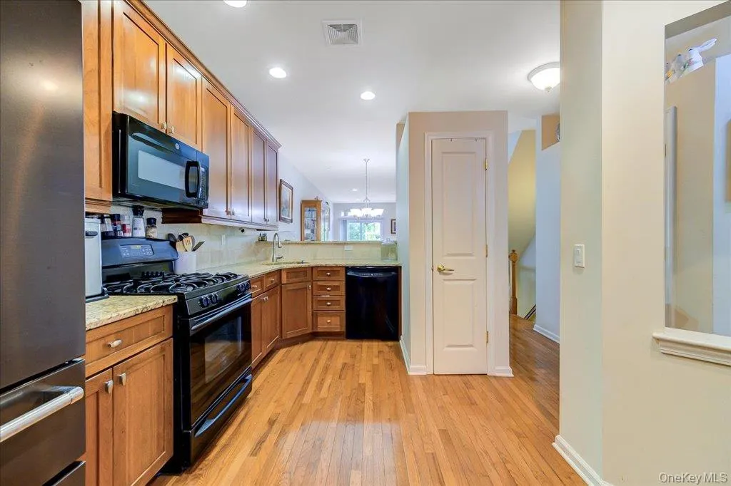 506 Southview Drive, Poughkeepsie, NY, 2 Bedrooms Bedrooms, 8 Rooms Rooms,2 BathroomsBathrooms,Residential,For Rent,Southview,0,1001356 506 Southview Drive, Poughkeepsie, NY, 2 Bedrooms Bedrooms, 8 Rooms Rooms,2 BathroomsBathrooms,Residential,For Rent,Southview,0,1001356