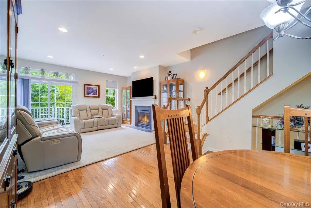 506 Southview Drive, Poughkeepsie, NY, 2 Bedrooms Bedrooms, 8 Rooms Rooms,2 BathroomsBathrooms,Residential,For Rent,Southview,0,1001356 506 Southview Drive, Poughkeepsie, NY, 2 Bedrooms Bedrooms, 8 Rooms Rooms,2 BathroomsBathrooms,Residential,For Rent,Southview,0,1001356