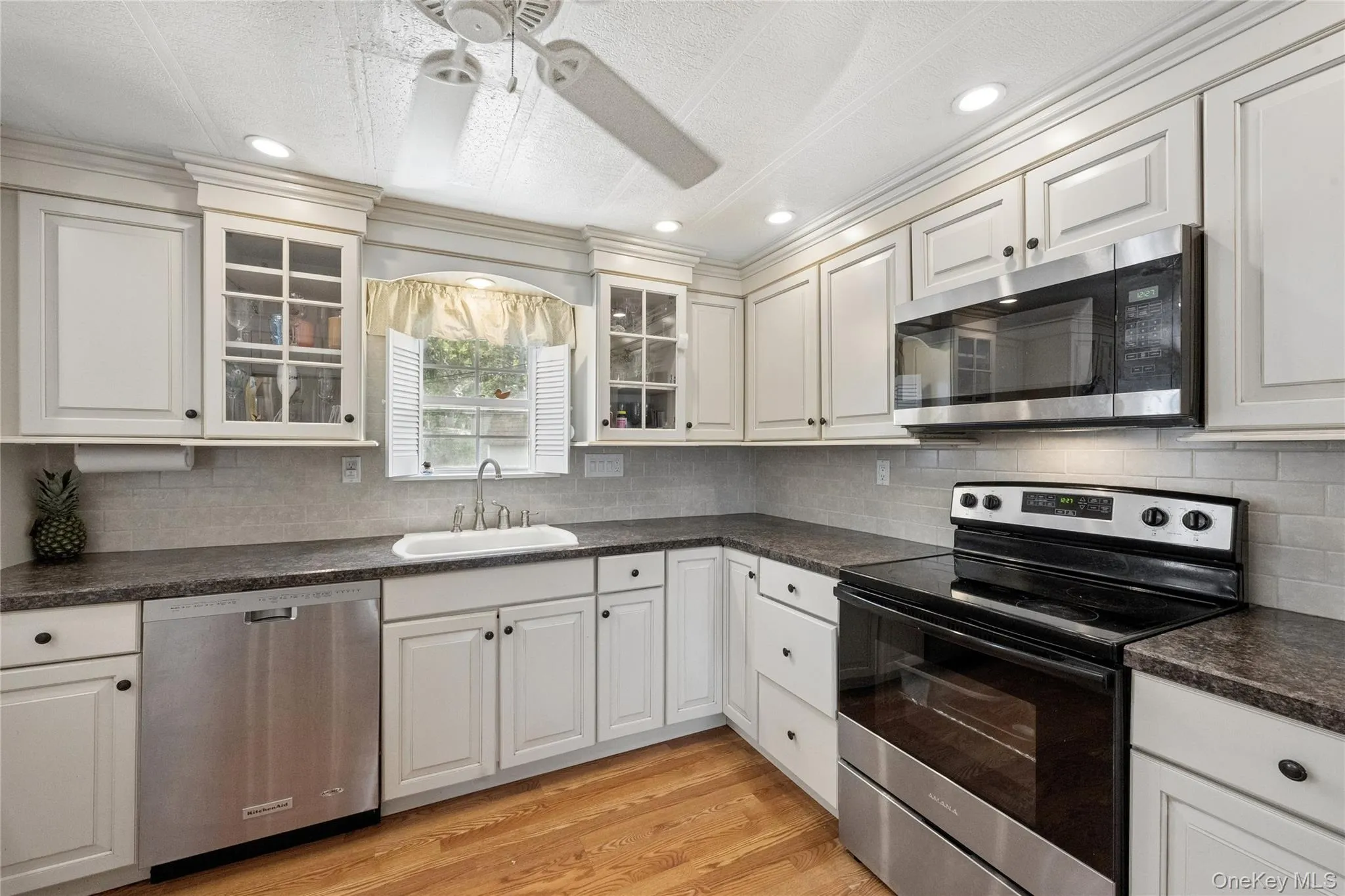 1661 Old Country Road, Riverhead, NY, 2 Bedrooms Bedrooms, 6 Rooms Rooms,2 BathroomsBathrooms,Residential,For Rent,Old Country,0,1001359 1661 Old Country Road, Riverhead, NY, 2 Bedrooms Bedrooms, 6 Rooms Rooms,2 BathroomsBathrooms,Residential,For Rent,Old Country,0,1001359