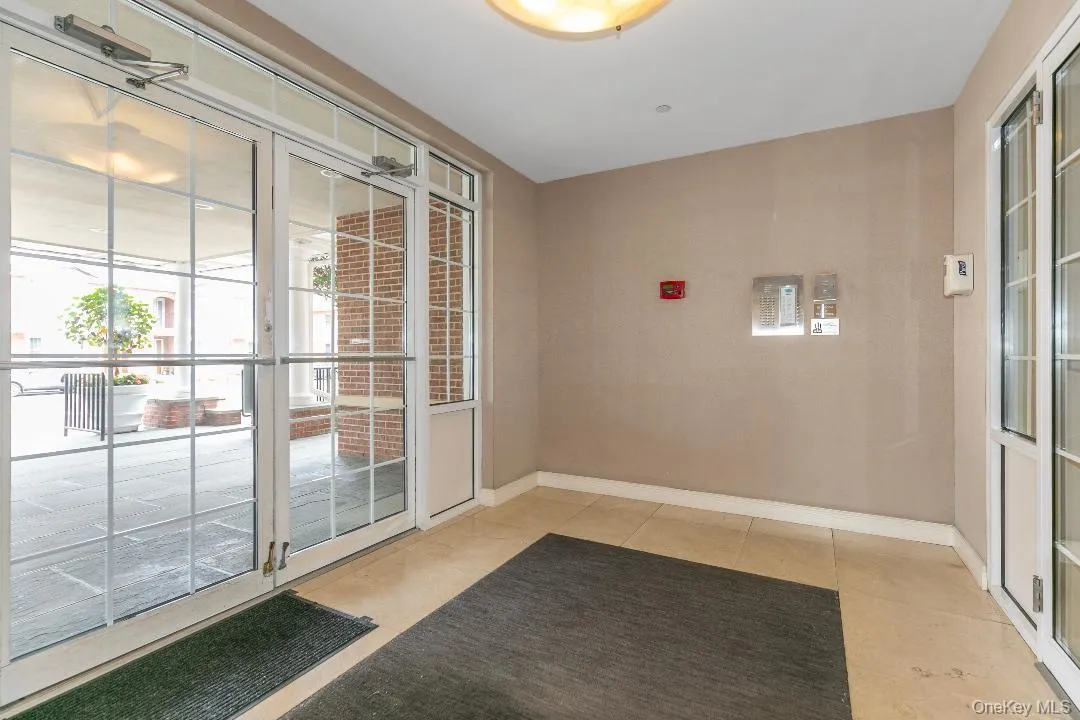 1 portico Court, North Hempstead, NY, 1 Bedroom Bedrooms, 3 Rooms Rooms,1 BathroomBathrooms,Residential Lease,For Rent,portico,0,1001360 1 portico Court, North Hempstead, NY, 1 Bedroom Bedrooms, 3 Rooms Rooms,1 BathroomBathrooms,Residential Lease,For Rent,portico,0,1001360