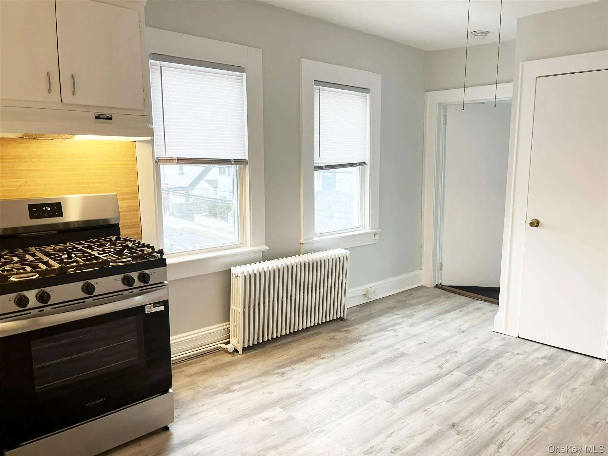208 Ashford Avenue, Greenburgh, NY, 1 Bedroom Bedrooms, 3 Rooms Rooms,1 BathroomBathrooms,Residential Lease,For Rent,Ashford,0,1001363 208 Ashford Avenue, Greenburgh, NY, 1 Bedroom Bedrooms, 3 Rooms Rooms,1 BathroomBathrooms,Residential Lease,For Rent,Ashford,0,1001363