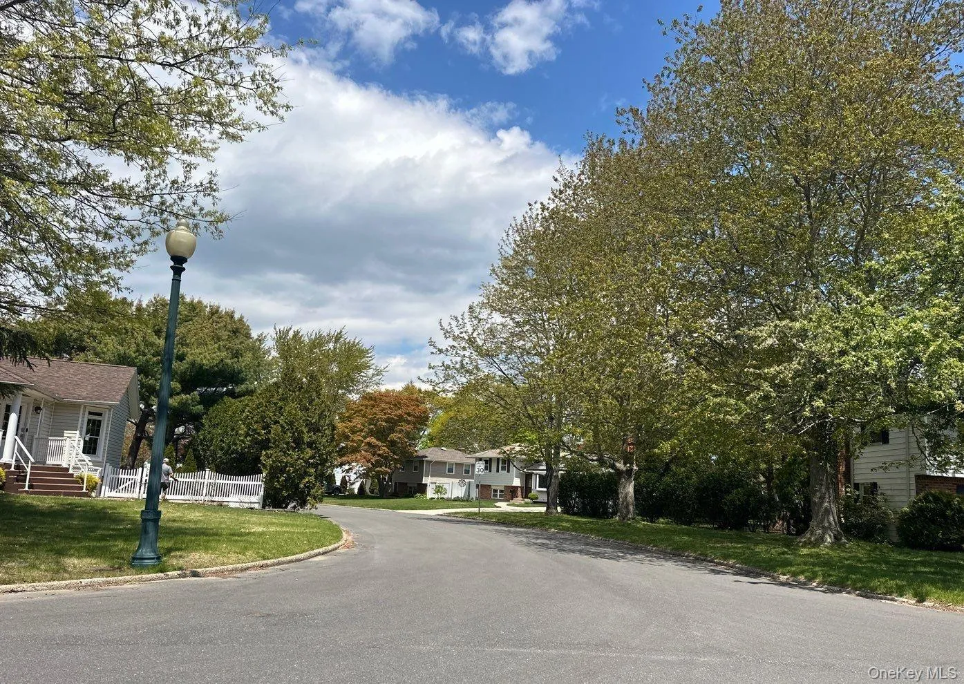 223 Sherry Street, Islip, NY, 4 Bedrooms Bedrooms, 8 Rooms Rooms,2 BathroomsBathrooms,Residential Sale,For Rent,Sherry,0,1001365 223 Sherry Street, Islip, NY, 4 Bedrooms Bedrooms, 8 Rooms Rooms,2 BathroomsBathrooms,Residential Sale,For Rent,Sherry,0,1001365