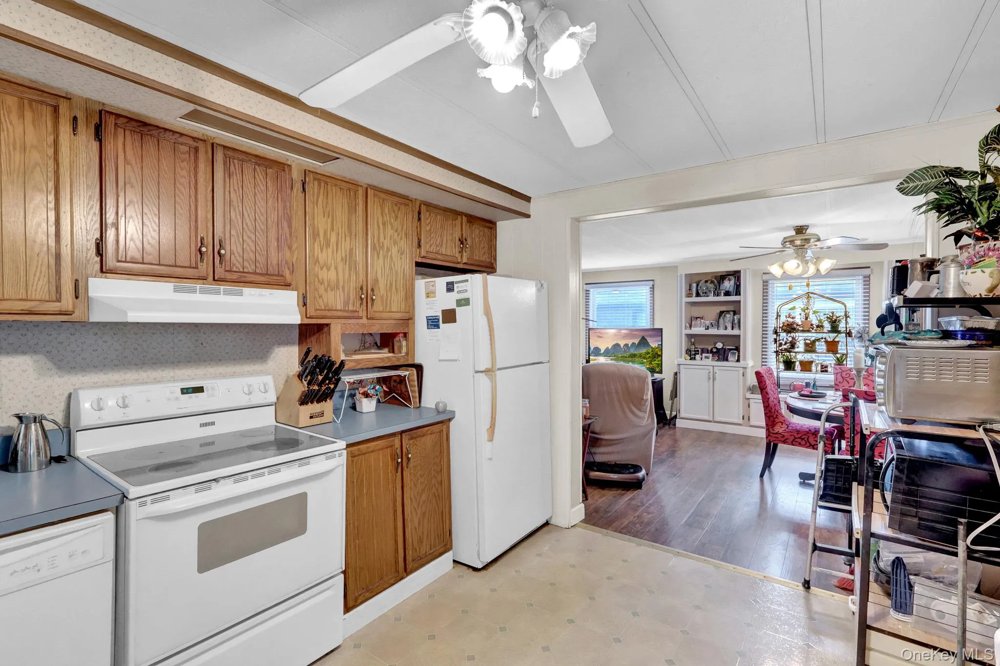 131 Village Circle West, Brookhaven, NY, 2 Bedrooms Bedrooms, 6 Rooms Rooms,2 BathroomsBathrooms,Residential,For Rent,Village Circle West,0,1001366 131 Village Circle West, Brookhaven, NY, 2 Bedrooms Bedrooms, 6 Rooms Rooms,2 BathroomsBathrooms,Residential,For Rent,Village Circle West,0,1001366