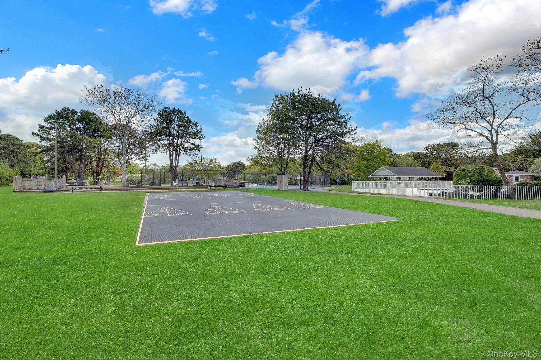 131 Village Circle West, Brookhaven, NY, 2 Bedrooms Bedrooms, 6 Rooms Rooms,2 BathroomsBathrooms,Residential,For Rent,Village Circle West,0,1001366 131 Village Circle West, Brookhaven, NY, 2 Bedrooms Bedrooms, 6 Rooms Rooms,2 BathroomsBathrooms,Residential,For Rent,Village Circle West,0,1001366