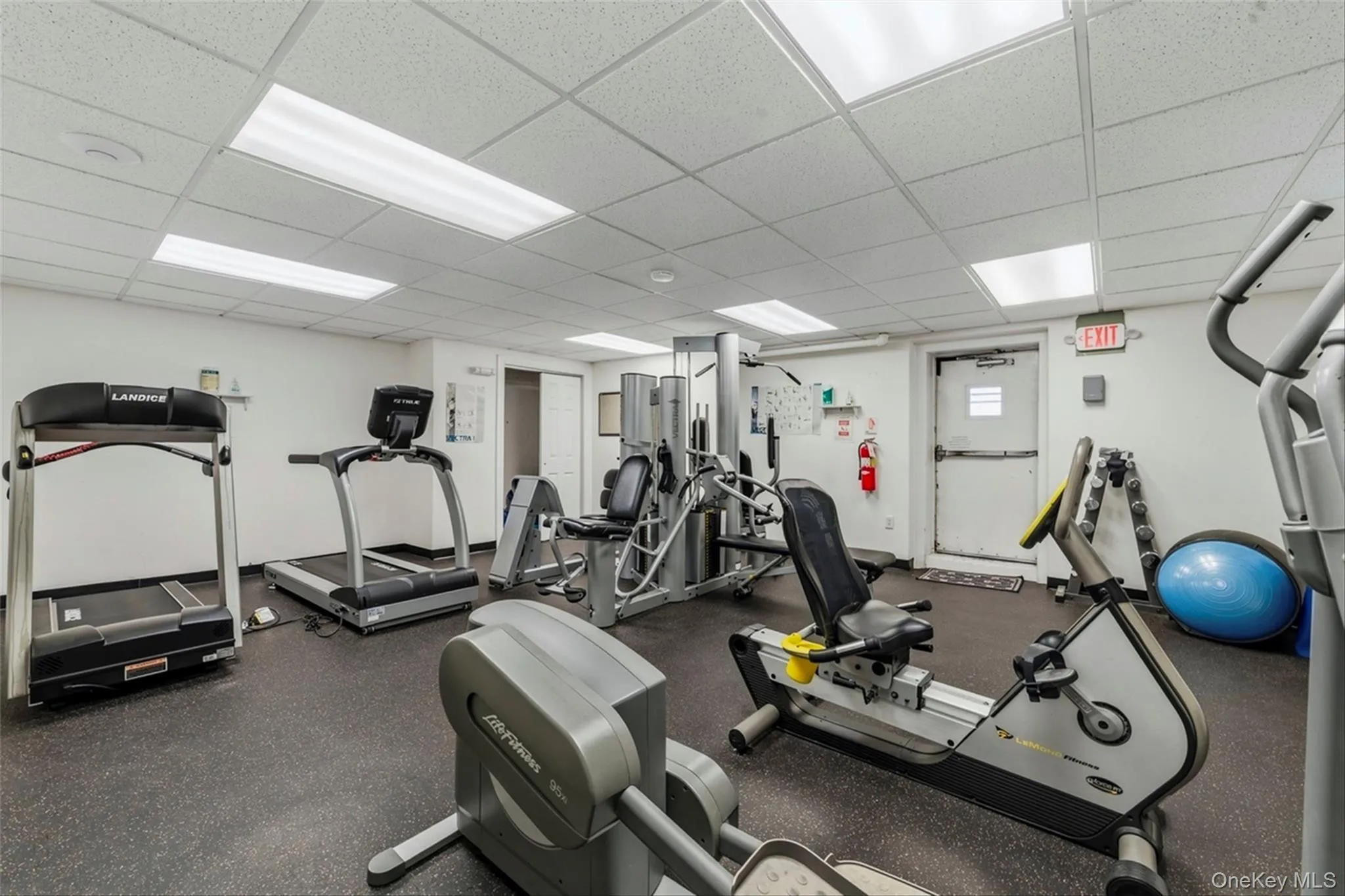 14 Chatsworth Avenue, Mamaroneck, NY, 1 Bedroom Bedrooms, 3 Rooms Rooms,1 BathroomBathrooms,Residential Lease,For Rent,Chatsworth,0,1001369 14 Chatsworth Avenue, Mamaroneck, NY, 1 Bedroom Bedrooms, 3 Rooms Rooms,1 BathroomBathrooms,Residential Lease,For Rent,Chatsworth,0,1001369