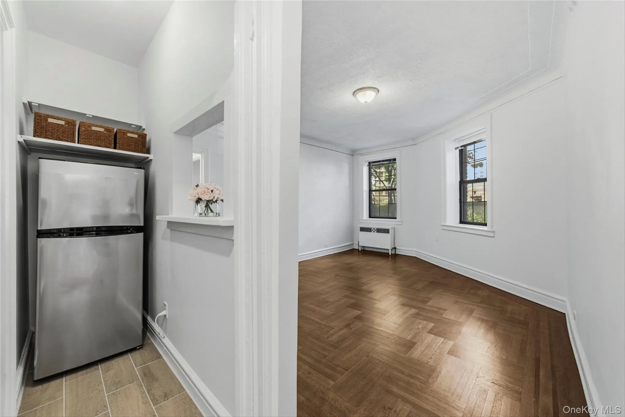 14 Chatsworth Avenue, Mamaroneck, NY, 1 Bedroom Bedrooms, 3 Rooms Rooms,1 BathroomBathrooms,Residential Lease,For Rent,Chatsworth,0,1001369 14 Chatsworth Avenue, Mamaroneck, NY, 1 Bedroom Bedrooms, 3 Rooms Rooms,1 BathroomBathrooms,Residential Lease,For Rent,Chatsworth,0,1001369